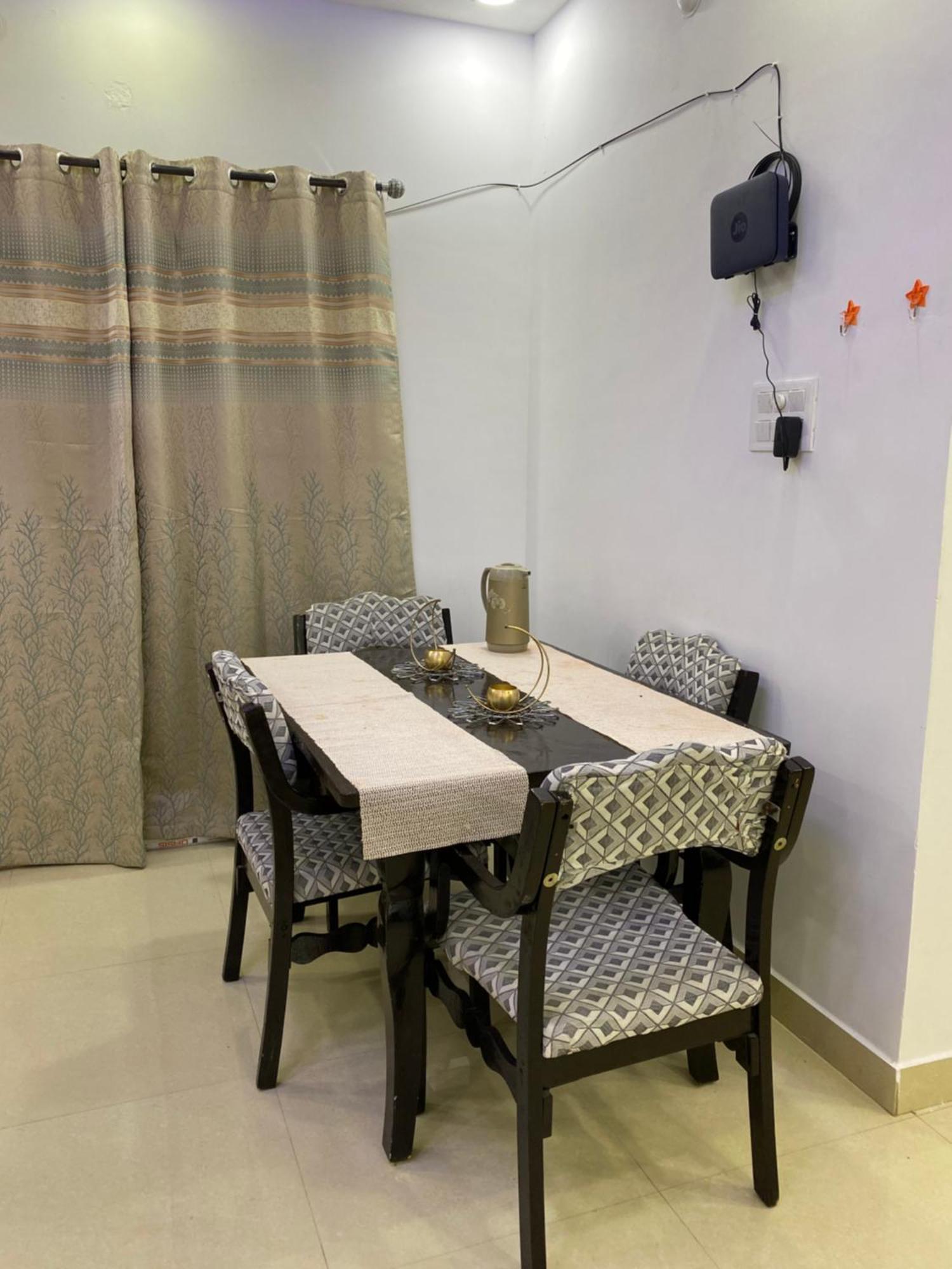 Srt Homely With Amenities Apartment