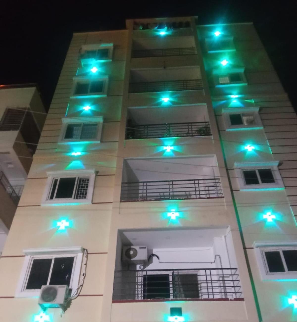 Srt Homely With Amenities Apartment