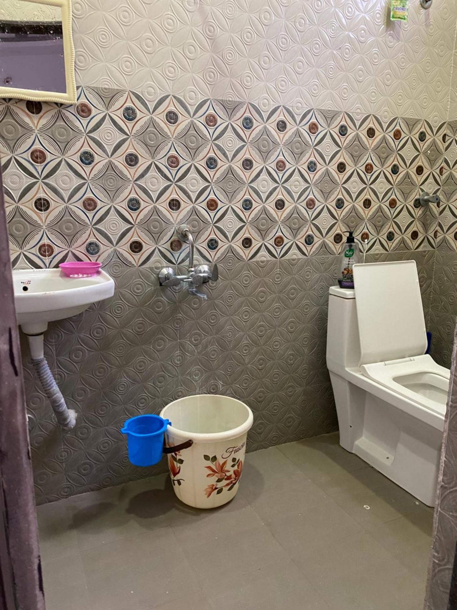 Srt Homely With Amenities Apartment *